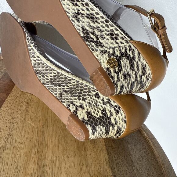 Tory Burch Snakeskin Savannah Wedge Sandal Ankle Strap‎ Sz. 9 Gold Logo Hardware - Picture 12 of 15